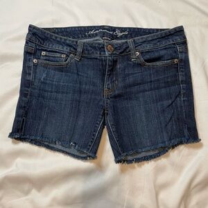 American Eagle size 6 dark wash jean shorts